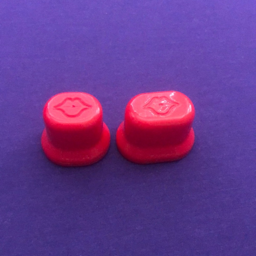 Lip plumpers